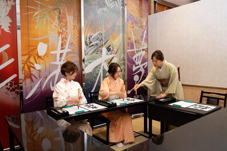 Nara: Japanese Calligraphy Experience