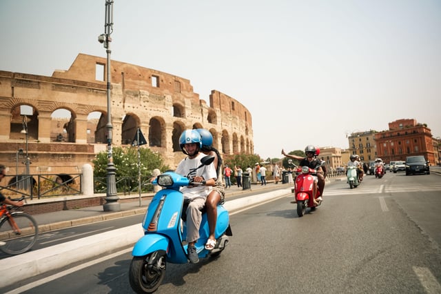 Rom: Vespa-Tour mit Abholung im Stadtzentrum und Fotoshooting