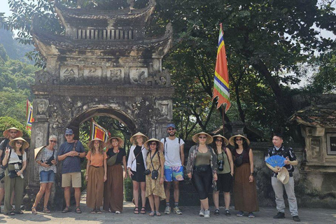 Depuis Hanoi : Ninh Binh - Trang An - Grottes de Mua - Déjeuner et busAu départ de Hanoi : Découvrez la beauté de Ninh Binh - Excursion d&#039;une journée