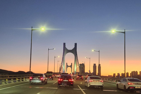 Busan: Excursão compartilhada para ver o pôr do sol em Gyeongju em van de luxoBusan: Excursão compartilhada para ver o pôr do sol em Gyeongju em uma van de luxo