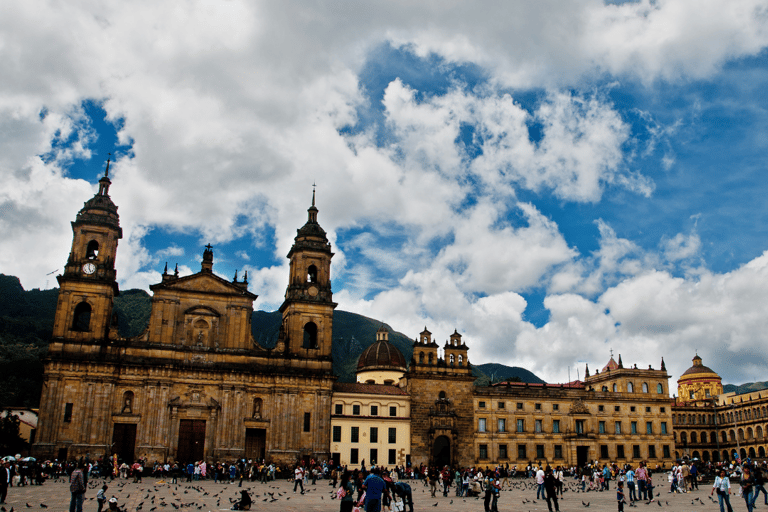 BOGOTA: MONSERRATE, BOTERO, PLAZA DE BOLIVAR OCH CHORRO QUEVEDO GOLD TOUR