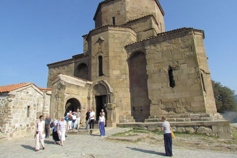 Cruz de Mtskheta Berço do cristianismo principesco Excursão em grupoCruz de Mtskheti Berço do cristianismo principesco Excursão em grupo