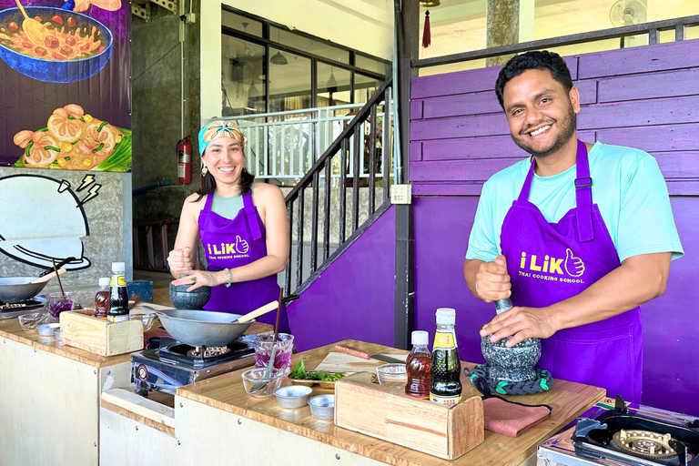 清迈：大峡谷泰式烹饪课和市场之旅晚间课程 - 大峡谷泰式烹饪课