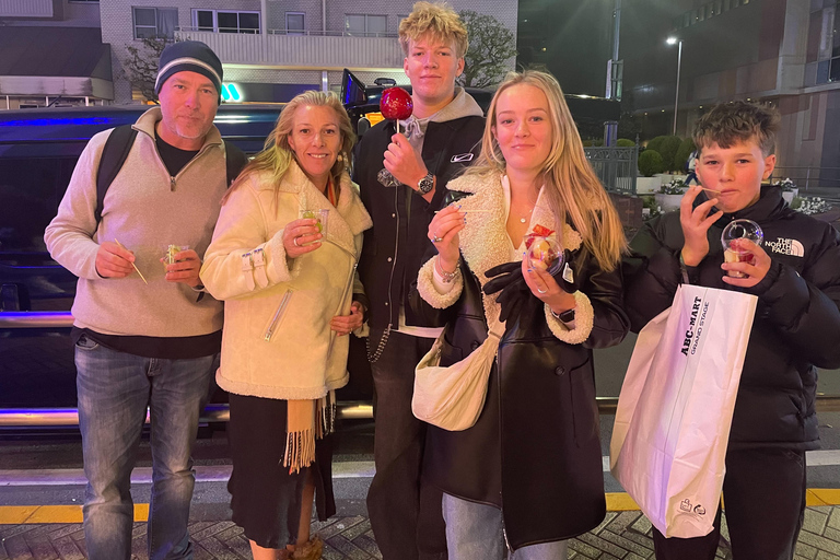 Tokyo Private Customizable Tour: Top Attractions by Guide