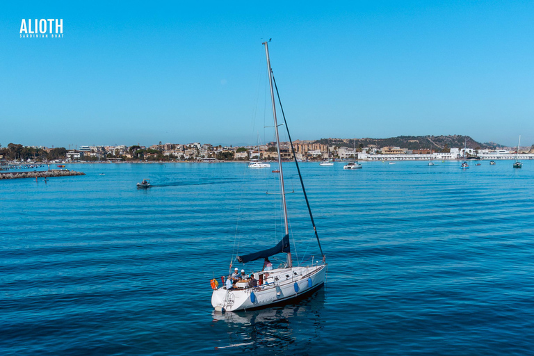 Cagliari: Sailboat tour with aperitif around the Devil's Saddle Devil's Saddle: 3-hour sailing tour, aperitif around the Saddle