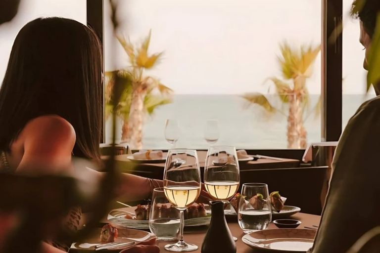 من مالقة: منتجع هيغيرون الصحي وتناول الطعام الفاخر - سيارة تيسلا X الفاخرة