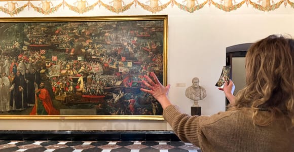 Krakow: Wawel Castle and Catherdal Guided Tour