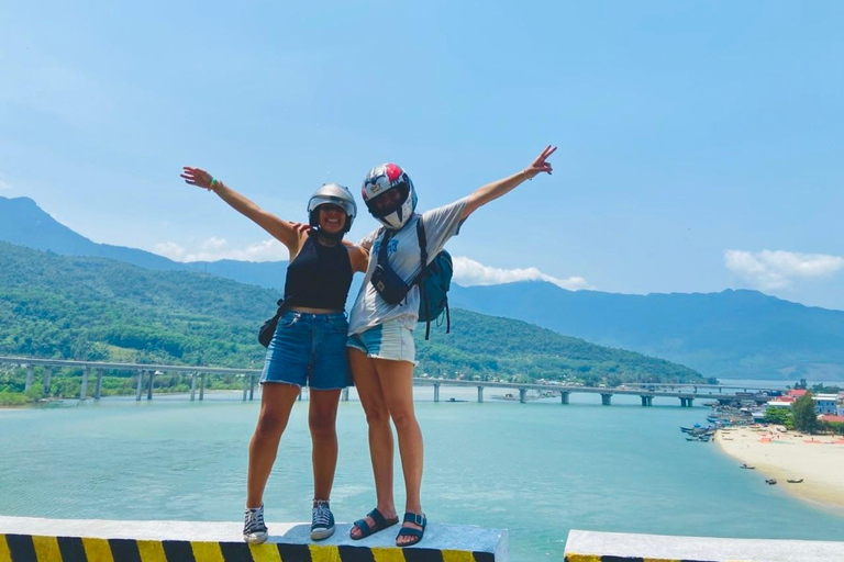 Hoi An till Marble-Monkey Mountain &amp; Hai Van Pass med motorcykel