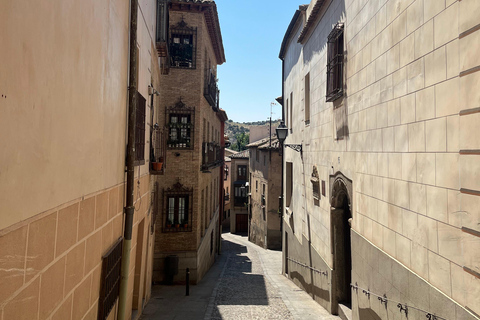 Toledo: Excursion from Madrid with a cultural tour guide and van