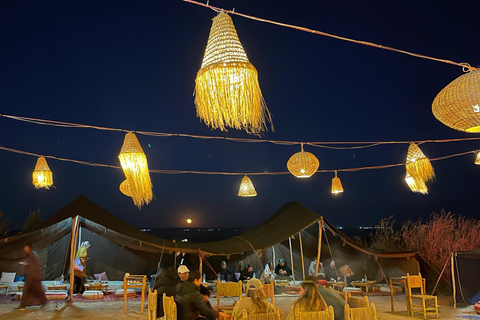 Marrakesz: Agafay Desert Dinner Show, przejażdżka na wielbłądzie, 1-godz. Buggy