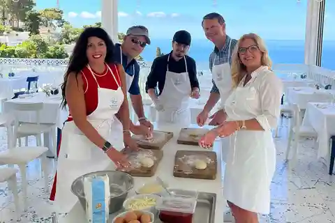 Capri: Exclusive Small Group Cooking Class with Drink & Gift