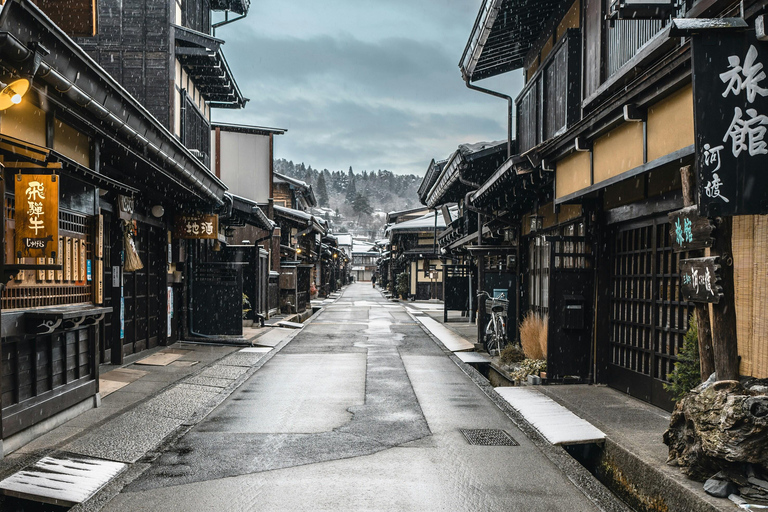 Desde Tokio: excursión de 1 día a Shirakawago y Kanazawa