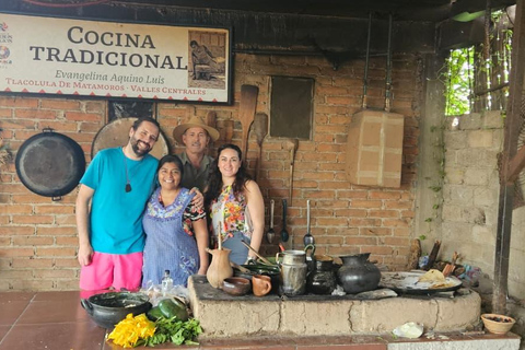 Oaxaca: Traditional Mole Cooking Class with Market Visit