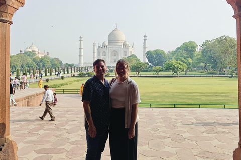 Agra: Sunrise Taj Mahal Tour with Skip-The-Line Entry Ticket Agra: Taj Mahal Express Entry Tour with Car, Tickets & Guide
