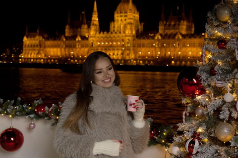 Budapeste: Cruzeiro pelo Mercado de Natal com 1 bebidaBudapeste: Cruzeiro pelo mercado de Natal com uma bebida de cortesia