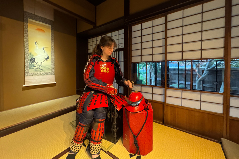 Kanazawa: Samurai Armor Experience with Professional Photos