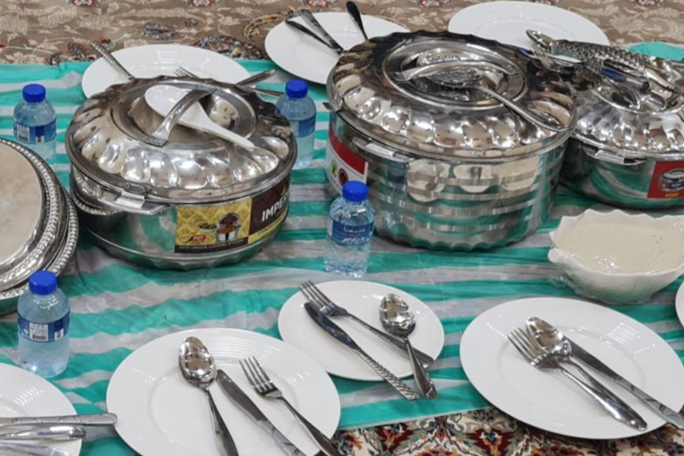 Omani Hospitality: Authentic Family Dinner Experience