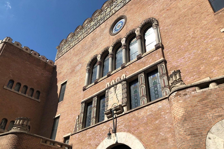 Budapest: Jewish Quarter Walking Tour with Synagogue Entries Jewish Quarter Walking Tour in English w/Synagogue Entries