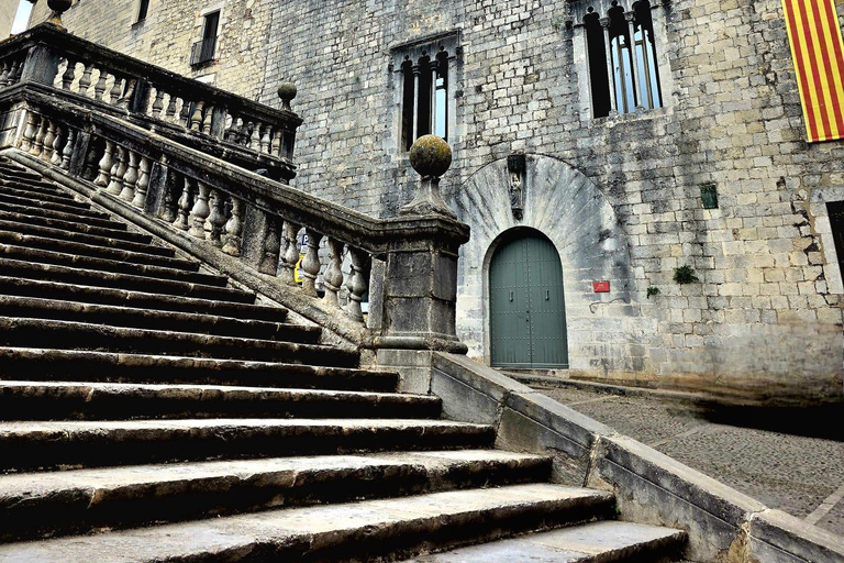 Girona: Old Town Walking Tour with Local Guide Cathedral visit
