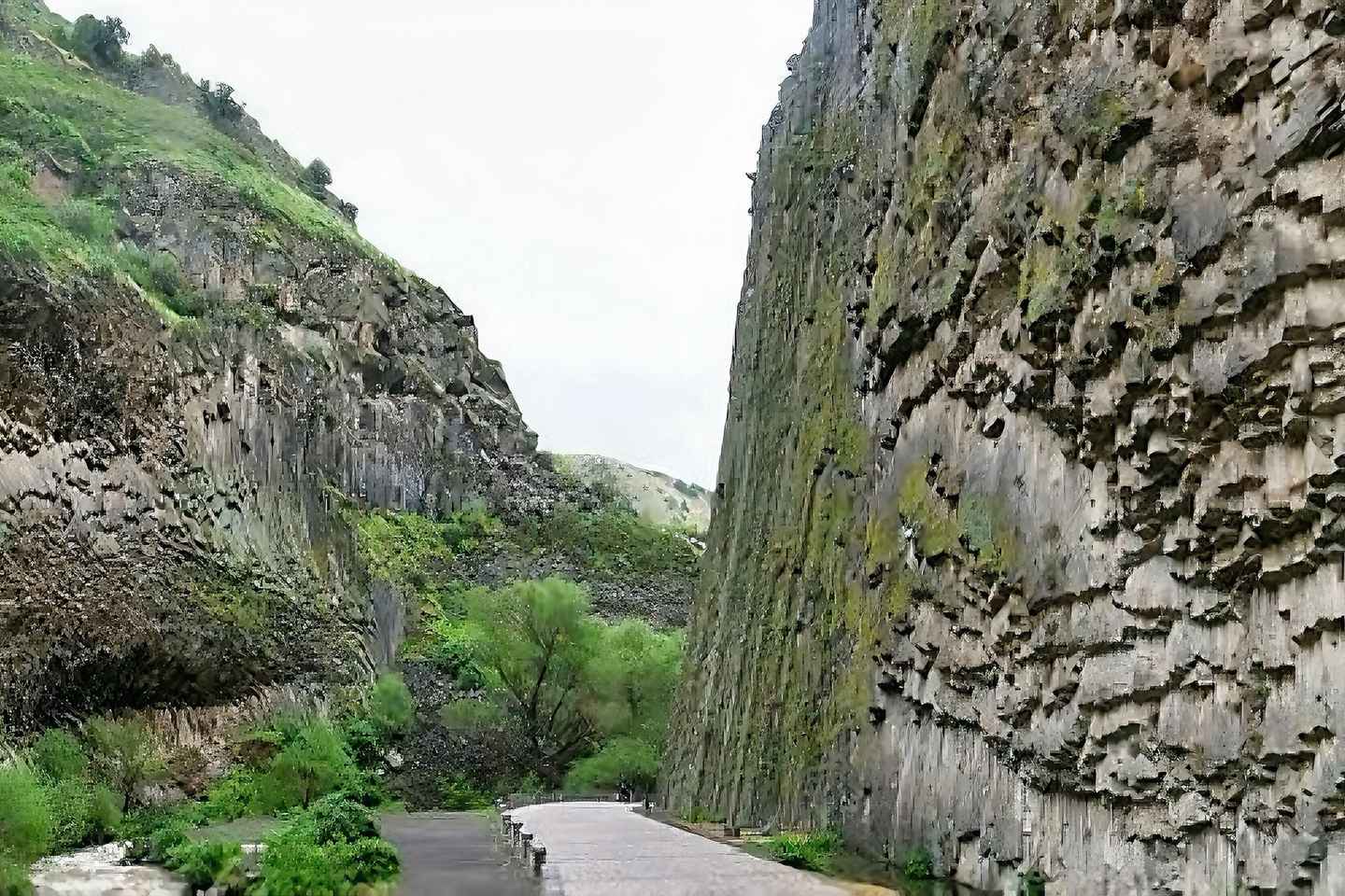 Trip to Symphony of Stones, Geghard & Lavash baking in Garni