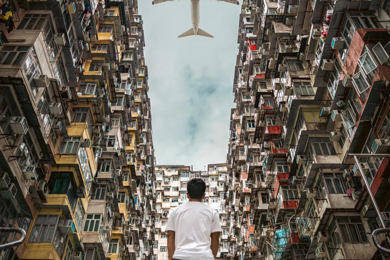 Shenzhen to Hong Kong: Skyline & Heritage Escape (Private) Guide for Spanish/Russian/German/Italian/French