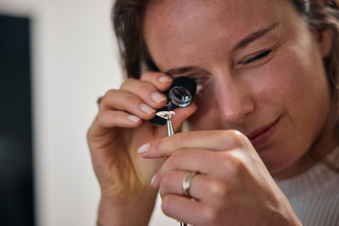 Amsterdam: Royal Experience at Oldest Diamond Factory Amsterdam: Private Diamond Experience
