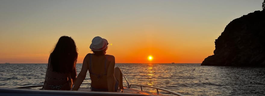 Ischia : visite guidée en bateau au coucher du soleil avec apéritif à Forio d'Ischia