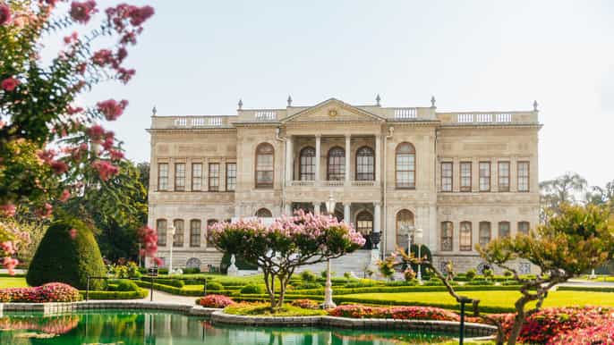 Estambul: Acceso rápido al palacio de Dolmabahçe y el harén con audioguía