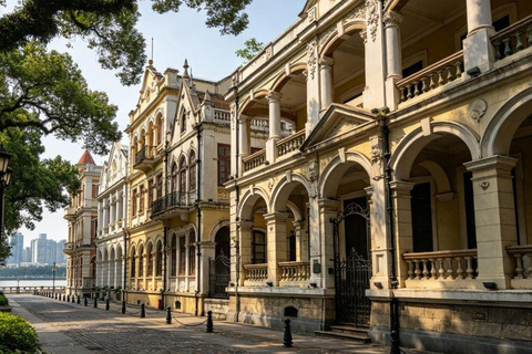 Private Guangzhou Tour: Shamian Island & Yongqing Fang Chinese-speaking Guide + Translation Device