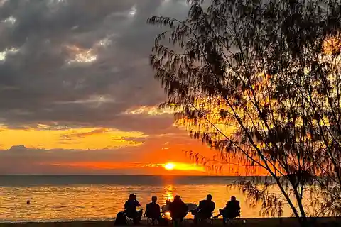 Isla Magnética: West Point Sunset Safari Tour en autobús