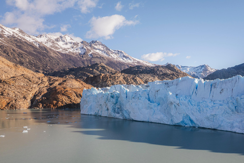 El Chalten: Boat Trip to the Viedma Glacier El Chaltén: Sailing to the Viedma Glacier
