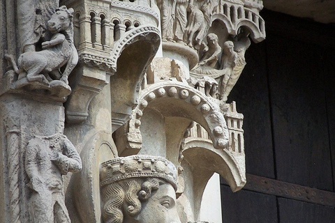 Parijs: dagtour naar de kathedraal van Chartres en de oude stadParijs: kathedraal van Chartres en oude stad dagtour