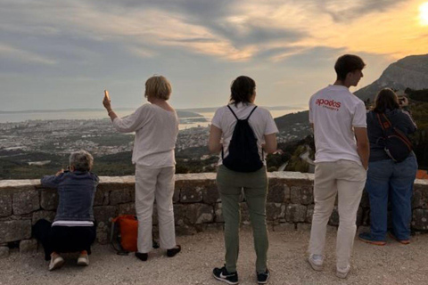 Split: Visita panorámica de la ciudad al atardecer en KlisExcursión nocturna al atardecer en Klis