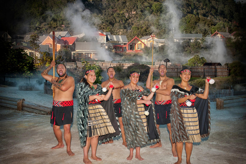 Vanuit Auckland: Hobbiton en Rotorua Māori dorp groepsreis