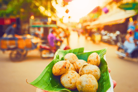 Bangkok: Flower Market and Food Night Tour by Tuk Tuk Group Tour