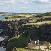 Belfast: Giant’s Causeway, Castles & Waterfalls Tour