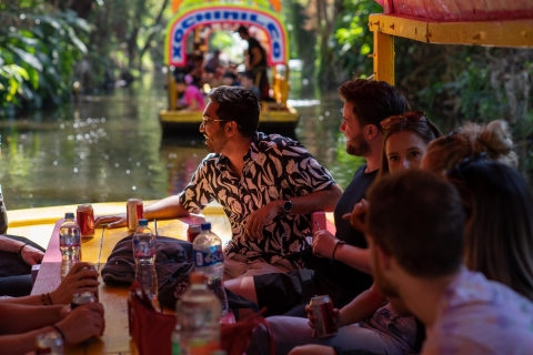 Meksyk: impreza na łodzi Xochimilco z tequilą i muzyką na żywo