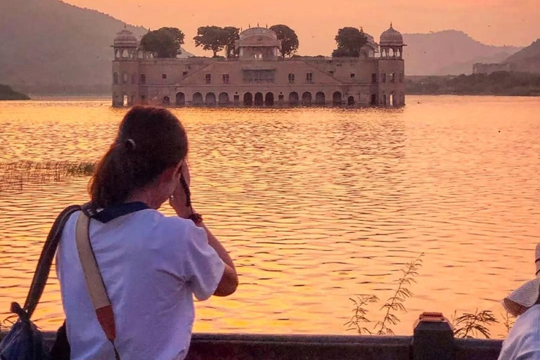 From Delhi: 5-Day Golden Triangle & Tiger Safari Journey Transportation and guide service only