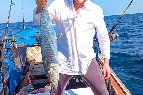 Ko Lanta: Esclusiva gita di pesca privata in barca a coda lungaAvventura di pesca privata di mezza giornata