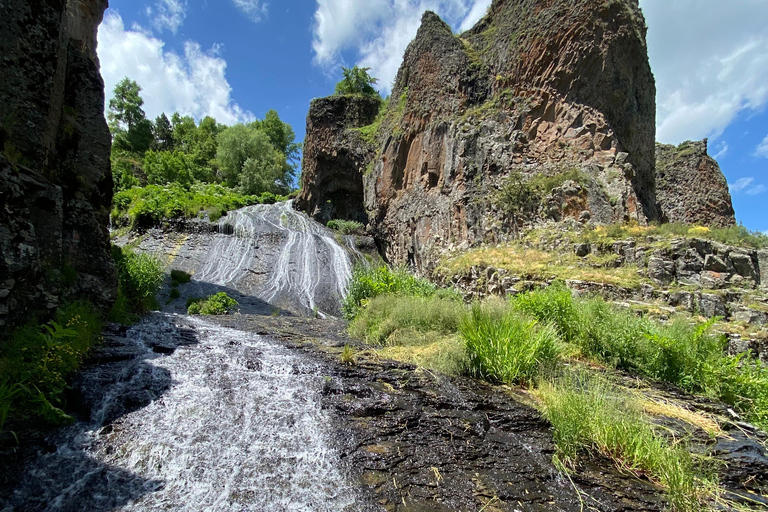 Yerevan: 2-Day Waterfalls and Nature Tour