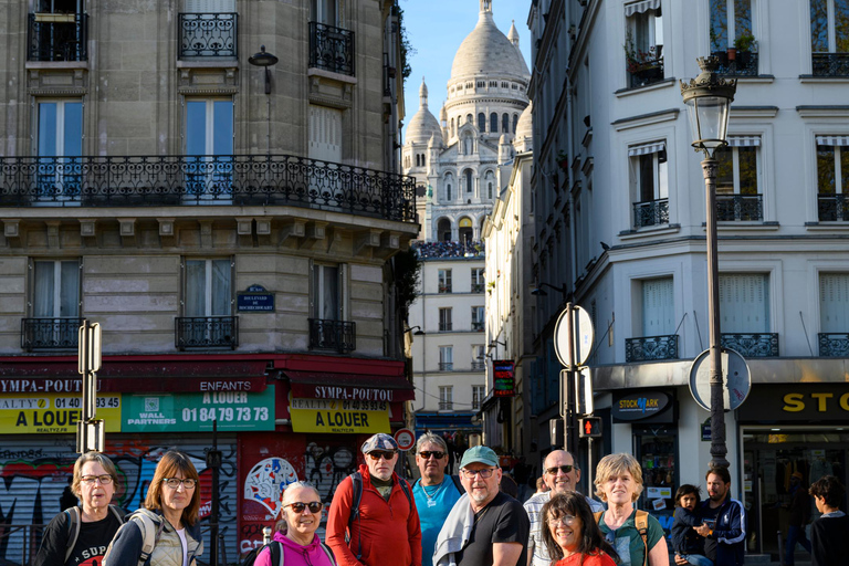 Paris: Experience the romance of Montmartre on a walk with a pro photographer Paris: Experience romance in Montmartre, a walk with a photographer in English