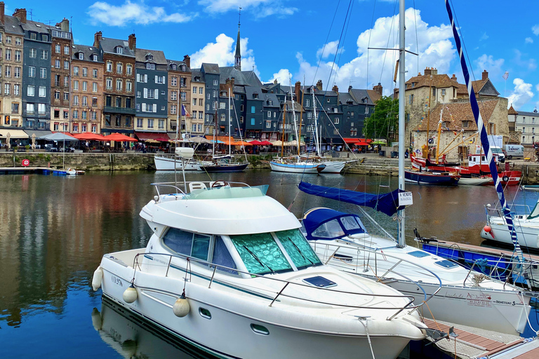 Visita privata con guida dal vivo di Mont Saint-Michel e Honfleur in MercedesPrivato Mont Saint-Michel, Honfleur da Parigi in Mercedes