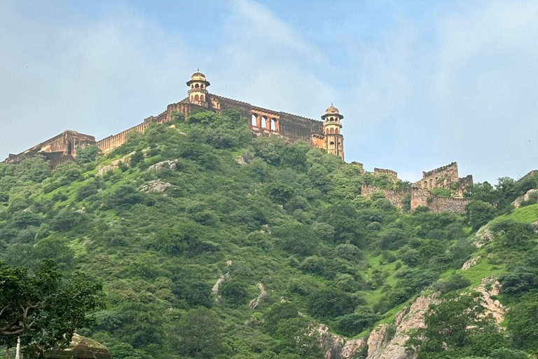 Jaipur: Passeio de bicicleta guiado pelo património de Amber com pequeno-almoçoCiclismo com café da manhã