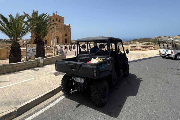 Gozo: Tour di un giorno in buggy con pranzo e sosta per nuotare