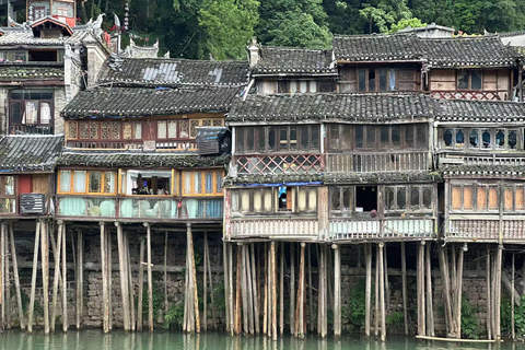 Traslado particular de Zhangjiajie para GuilinCom a parada na vila de Chengyang Dong