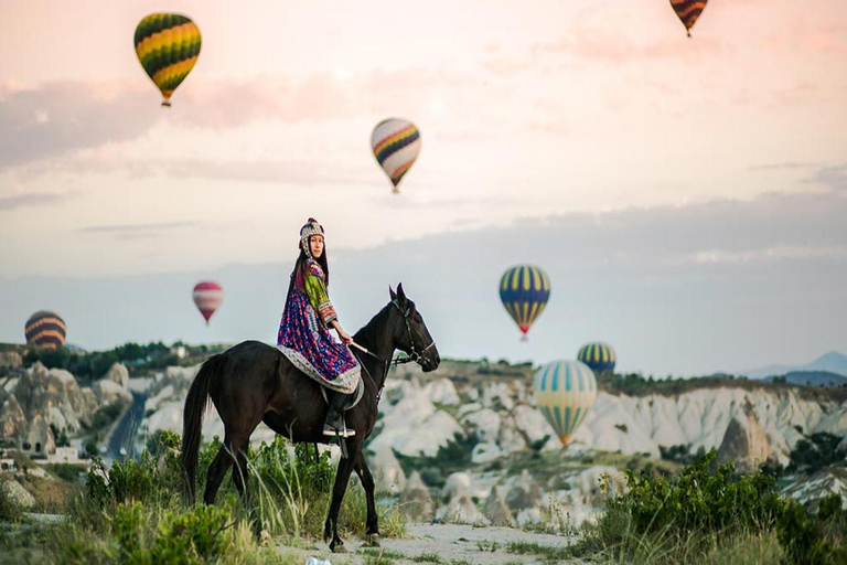 Göreme | Cappadocia Tour a cavalloEquitazione della nuova stagione 2 ore