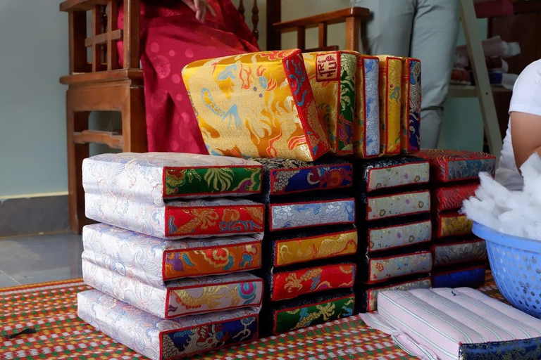 Hue : Oreiller de style royal et atelier de fabrication de gâteaux traditionnels