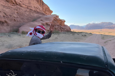 Wadi Rum: tour di 2 giorni in 4x4 con guida beduina