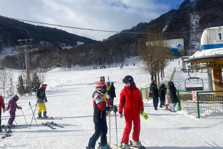 埃里温：迈勒滑雪度假村和修道院私人一日旅行