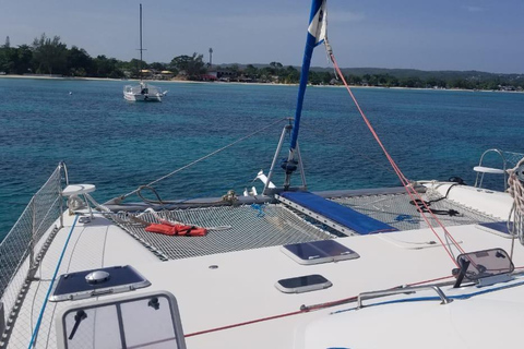 Passeio de quadriciclo em Negril, cruzeiro de catamarã e Ricks Café a partir de Montego Bay